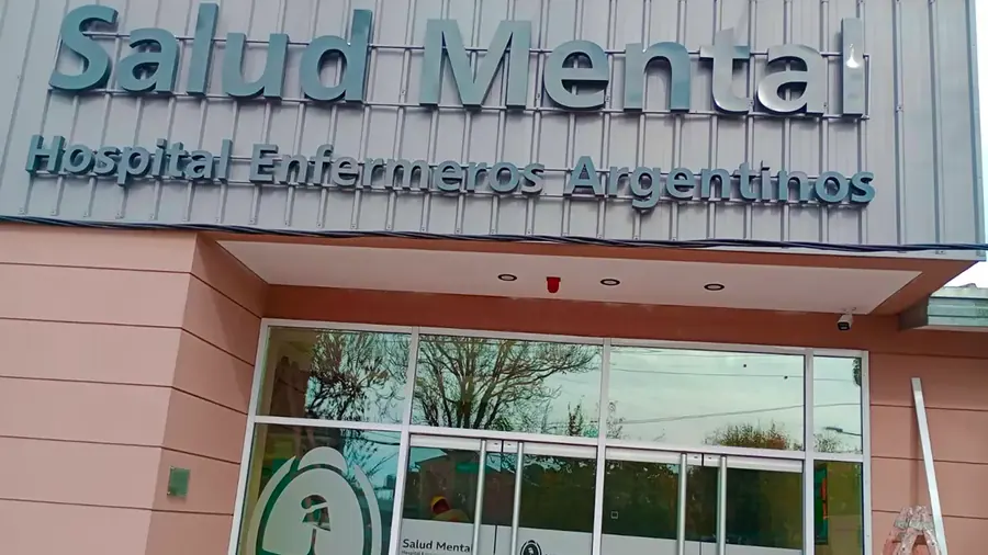Fachada con aberturas de aluminio instalada por Metalúrgica Salafia